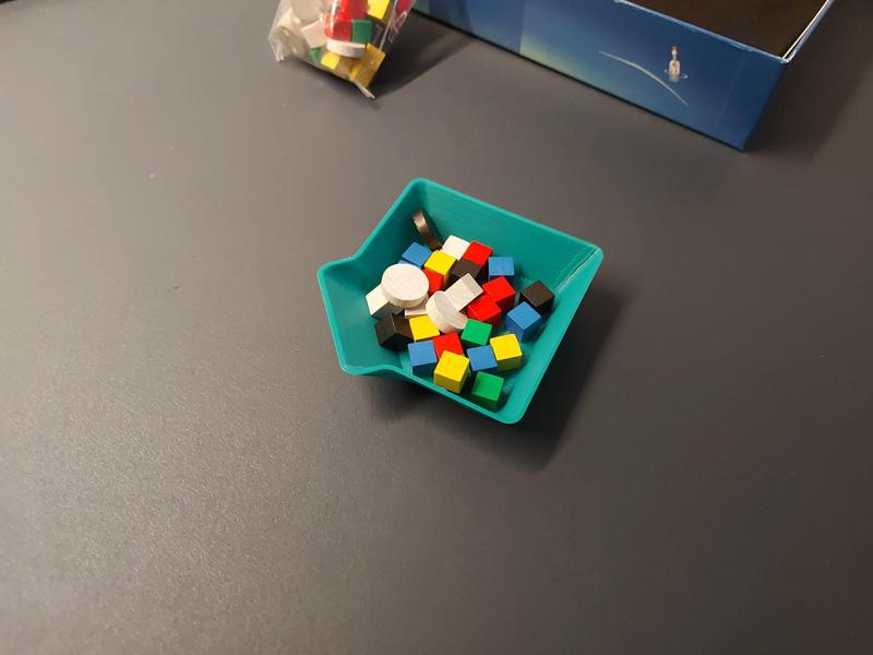 Generic-resource organizer for tabletop games