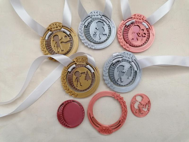 Medaile pro děti za orientaci v přírodě (medals for kids for orientation in the nature)