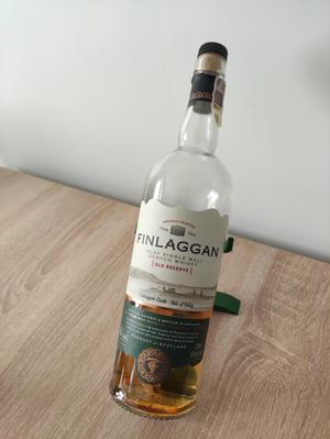 Simple, minimalistic bottle stand