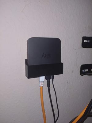 Wandhalter für die SKY Q IPTV BOX