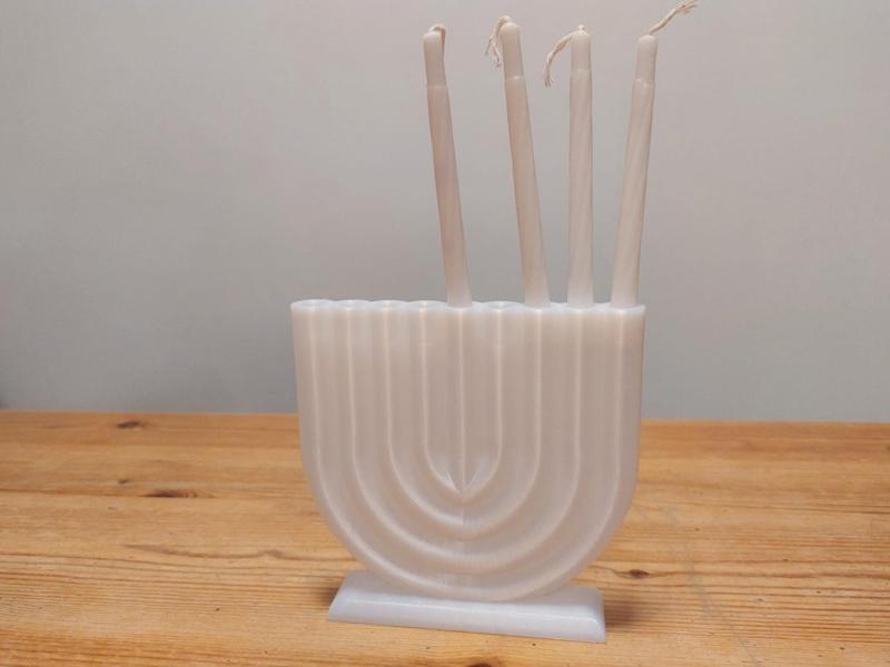 menorah (חנוכיה)