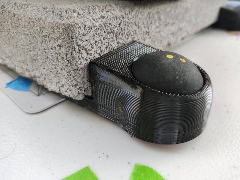 Low Center of Gravity Bottom Bolt Squash Foot