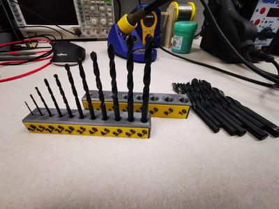 Drill bits wall mountable holder with labels