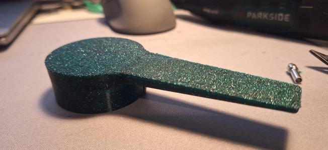 Straight sink faucet handle