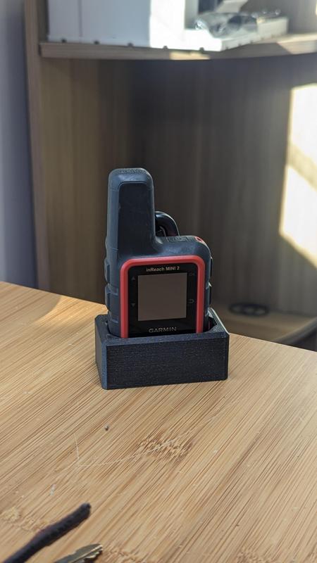Simple Dock for Inreach 2 mini