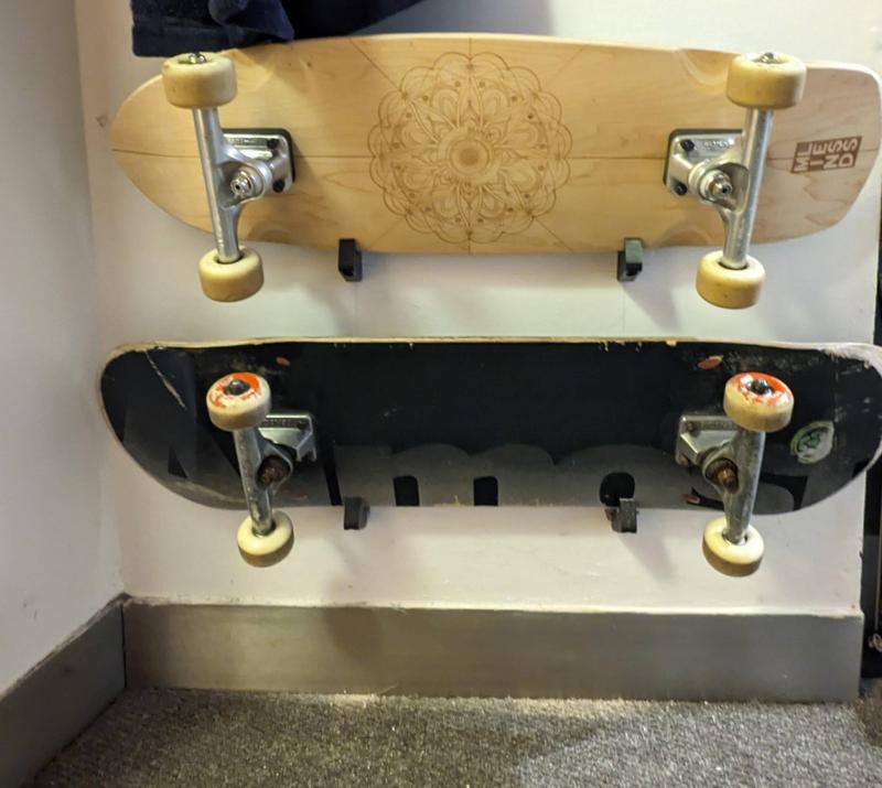 Skateboard Holder | Skateboard mount