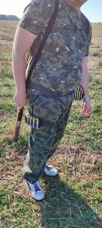 Hunting / airsoft 12 gauge holder