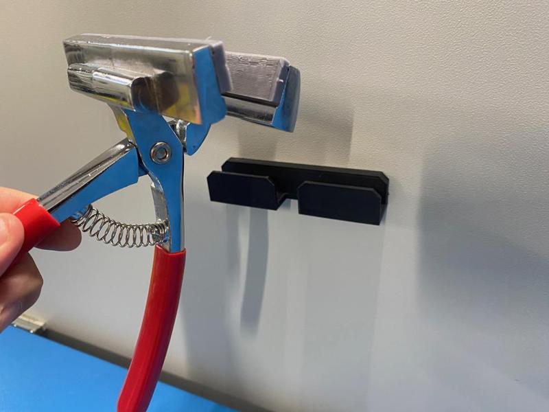 Magnetic Plier Holder (Magnetischer Zangenhalter)