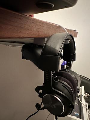 PS5 controller / headset desk mount holder