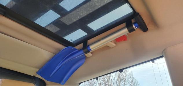 Shovel clips for Land Rover LR3/LR4 Discovery3/4. 