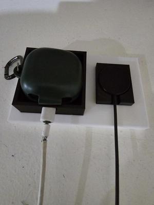Galaxy Watch and AirPods charger