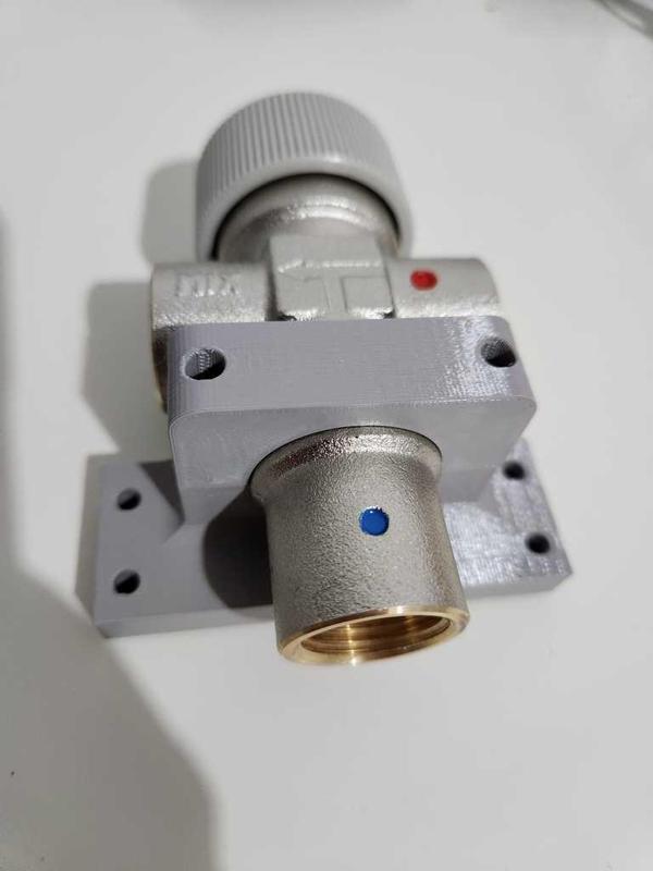 Calefi 520430 thermostatic valve wall bracket