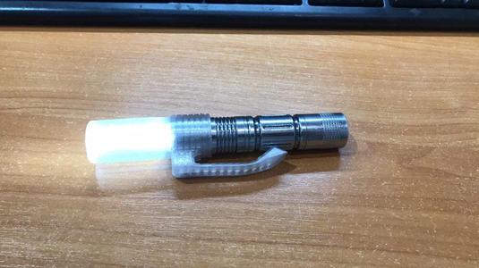 Flashlight diffuser/clipse 2 in 1 