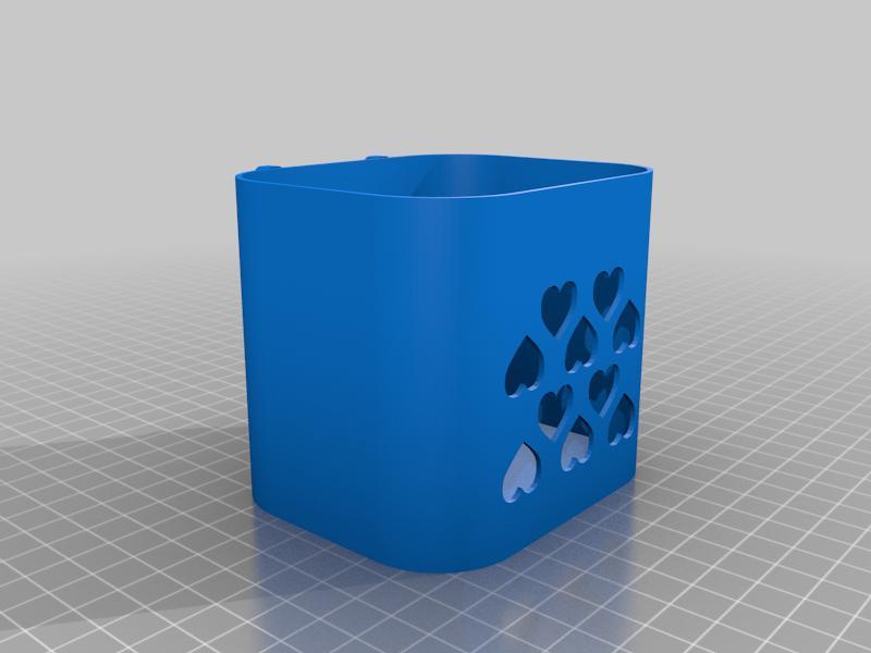 Skadis box, decorated with hearts