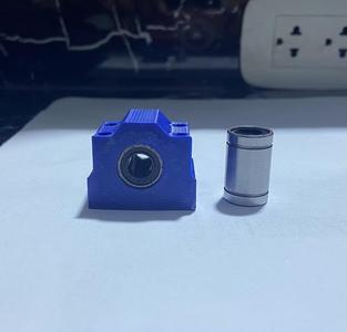 BLOQUE PARA EL RODAMIENTO LM8UU PARA MINI CNC 