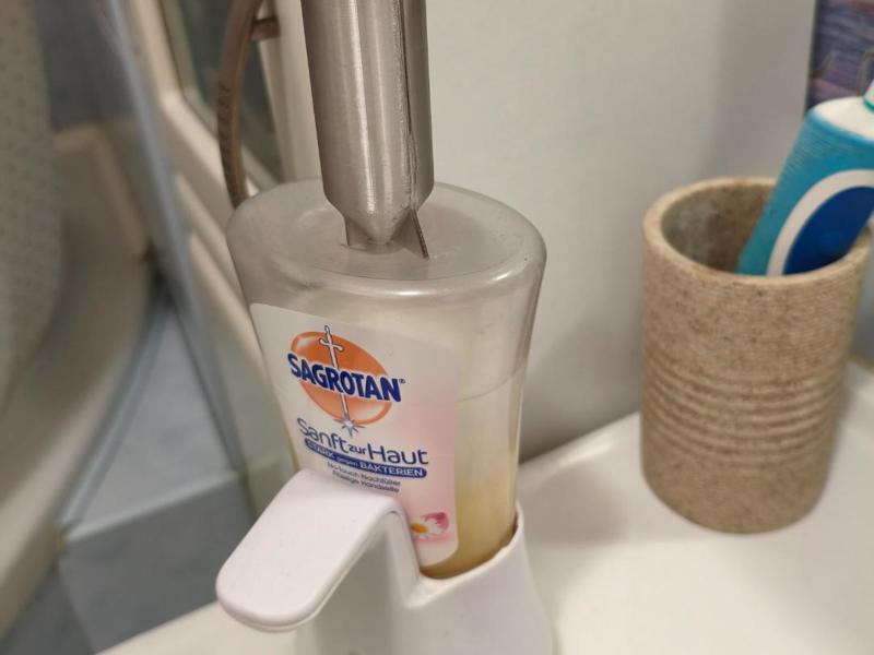 Refill funnel for SAGROTAN soap dispenser