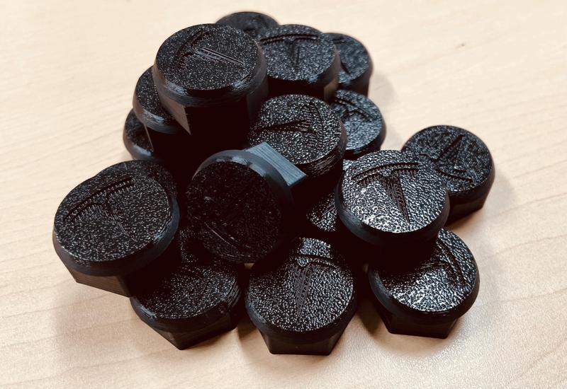 krytky na šrouby s logem Tesla / lug nut caps with logo Tesla - 10mm