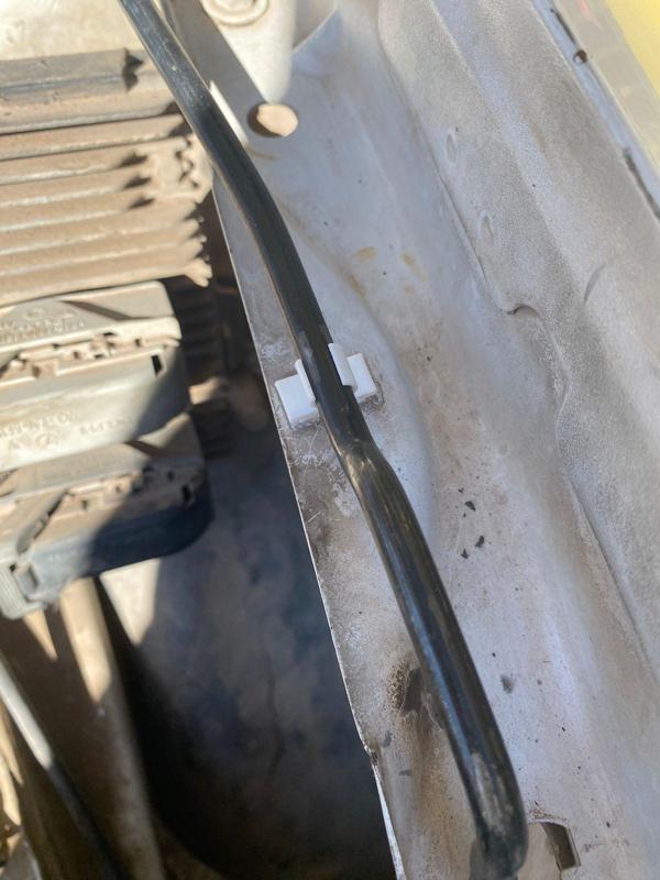 Rod clip for chevy c2 (2007)