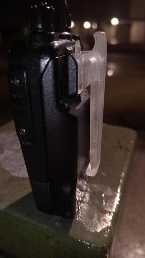 Gürtelclip passend für Icom Handfunkgerät / Belt clip suitable for Icom handheld radio
