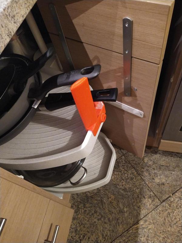 Topf Drehschrank Pfannen Halter Verdrehsicherung