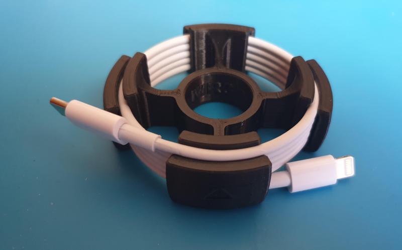 Pack de varios modelos de recogecables. Pack of various models of cable holders