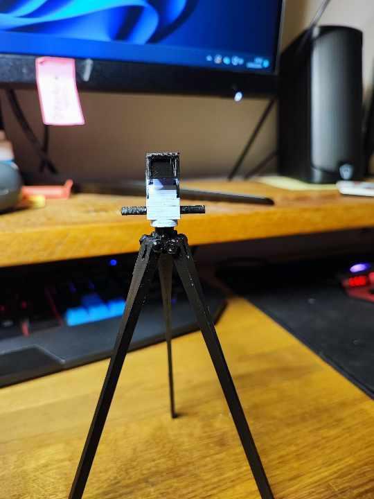 Reportážní/studiová kamera