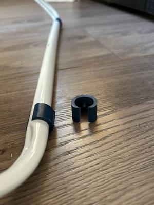 Replacement foot for clothes hanger