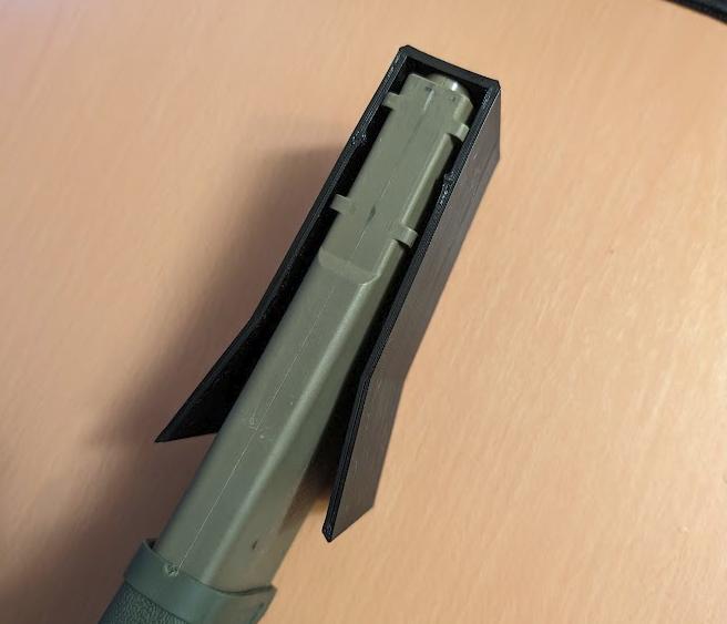 Airsoft AR magazine pouch insert