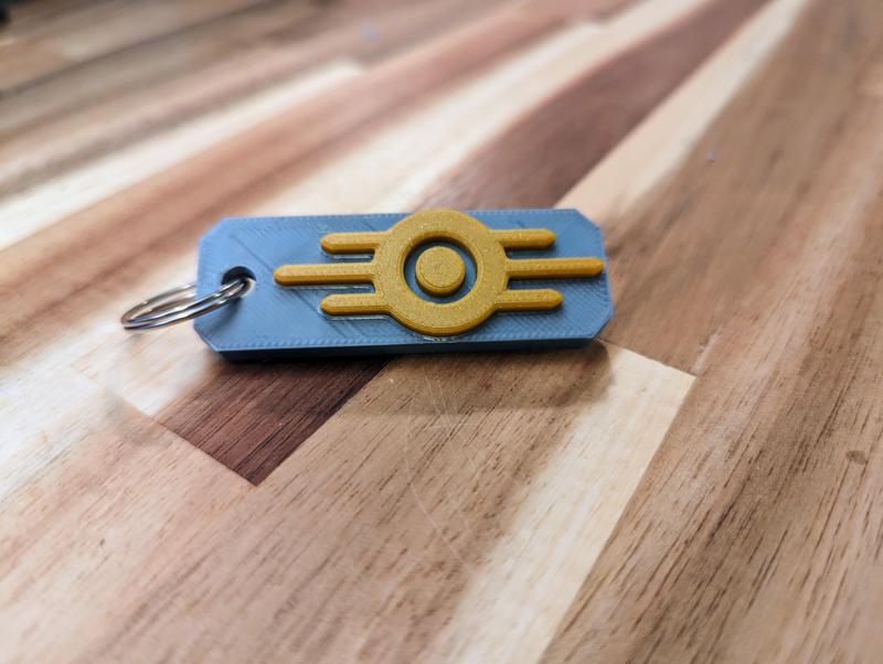 Vault-Tec Keychain / Luggage Tag