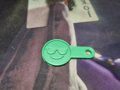 Einkaufschip mit dem Emoji  ,, Cool "