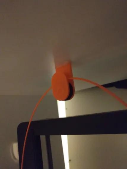 Filament roll holder