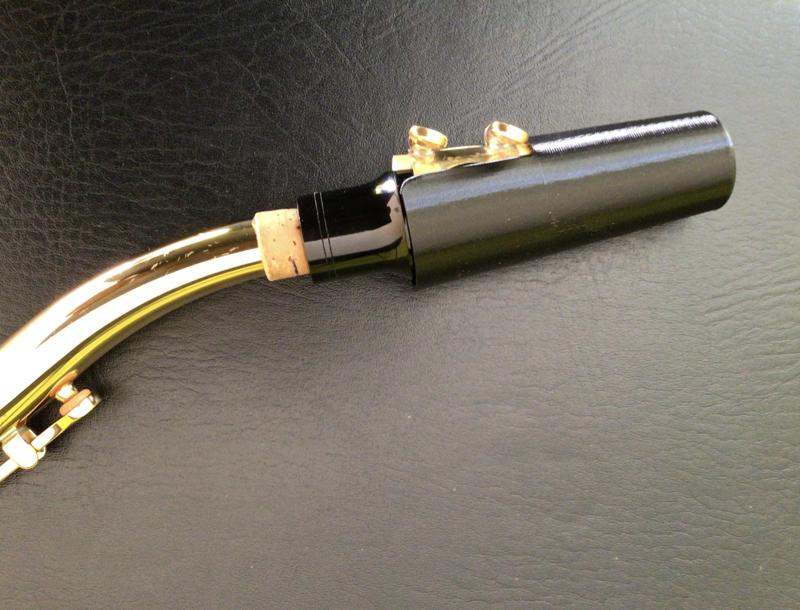 Cap for saxophone mouthpiece