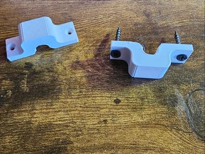 Simple clips for 5mm pole.