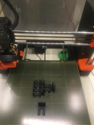 Dolní držák/pojistka k vidličkám na opékání