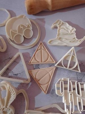 HARRY POTTER " THE DEATHLY HALLOWS" COOKIE//CLAY CUTTER