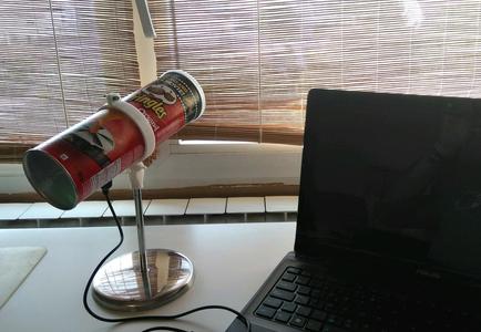 Articulated Pringles can holder (Cantenna)