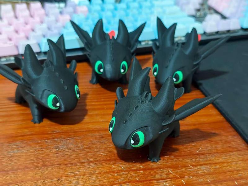 Toothless Figurine from How to Train Your Dragon (Night Fury, Light Fury)