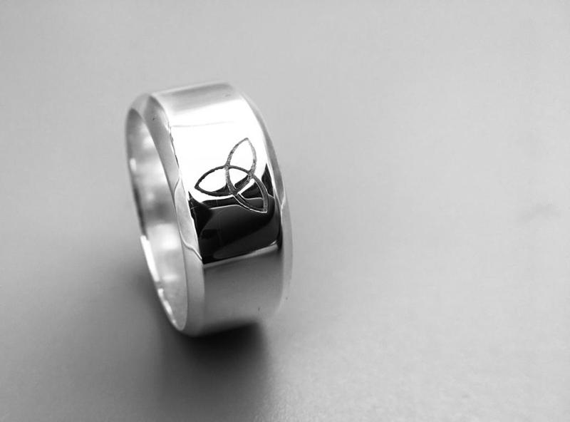 Trinity Mens Ring Size 10