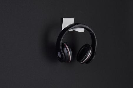 Linus tech tips and fractal design headphone contest v2.0