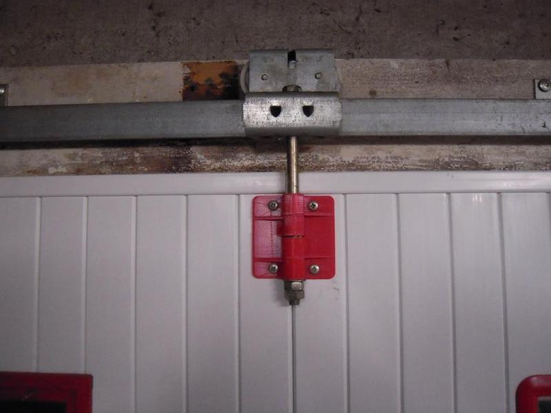 charnière porte de garage