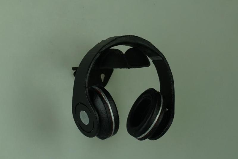 SilverStone Headphone Stand Design Contest "tongue"