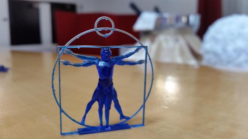 the-vitruvian-man-sculpture-at-belgrave-square-london-1 necklace