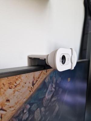 Logitech Brio 100 webcam monitor support