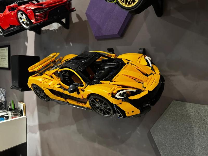 Lego Wall Support for McLaren P1 42172   