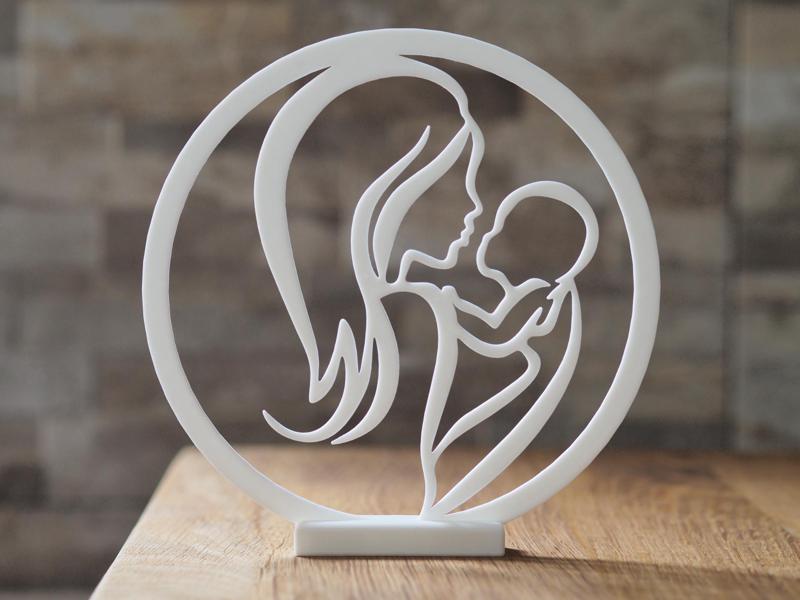 Circle with mom and baby