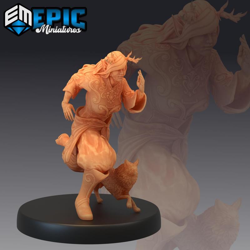 Forest Druid Running / Female Nature Leader / Woodland Guardian