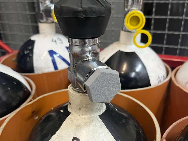 Protective cap - firefighter BA cylinders