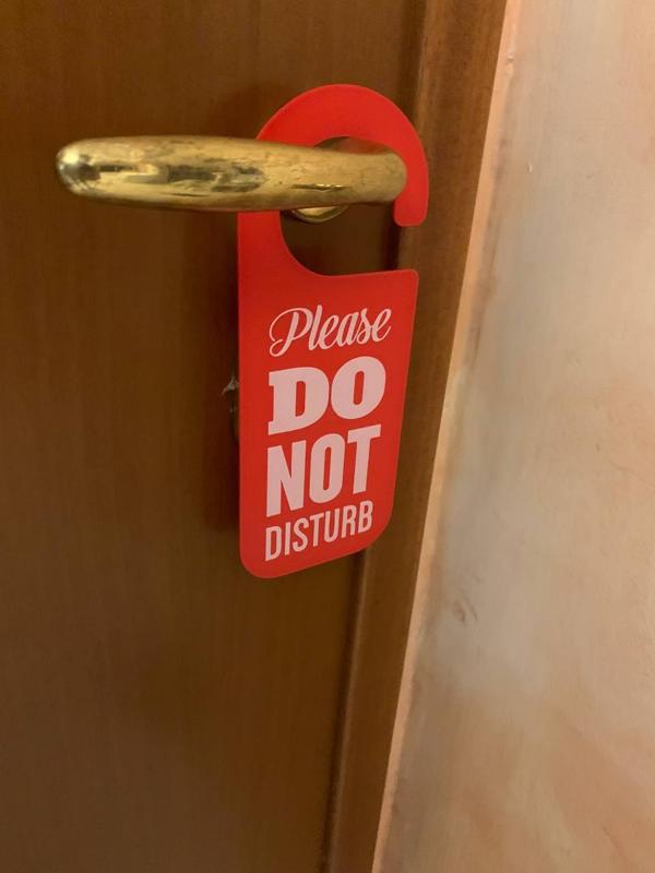 The 3D-Printed Door Tag for Peaceful Pauses (hotel and room) (do not disturb - non disturbare)