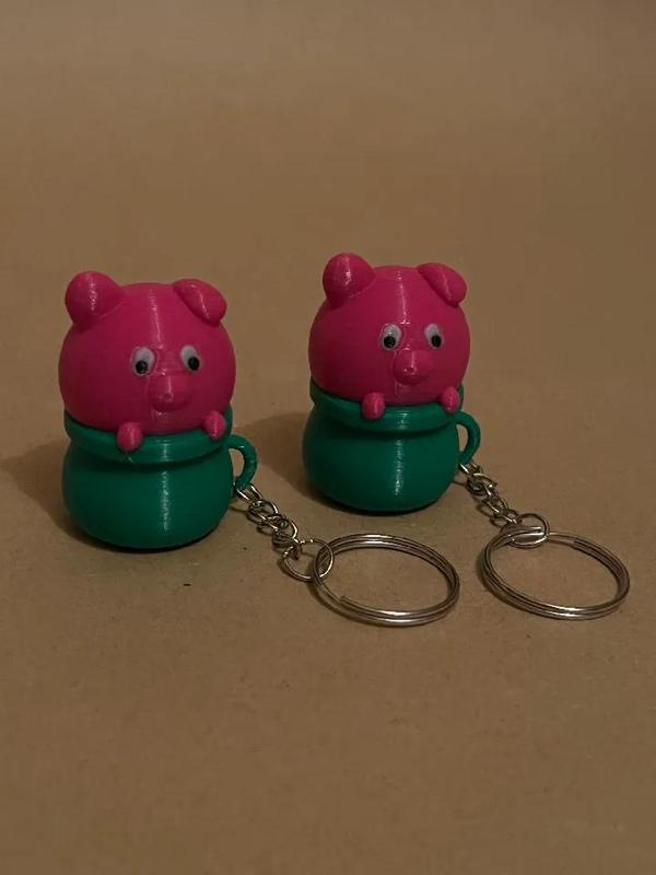 Piggy bank keychain " Świnka w kubku "   