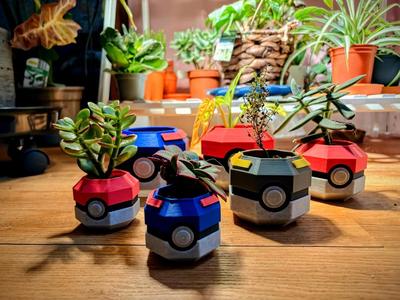 Lowpoly Pokeball Planter   